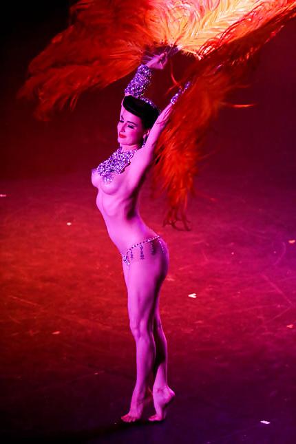 25P Burlesque fantasy...