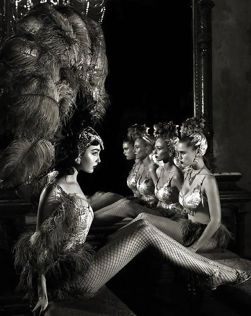 25P Burlesque fantasy...