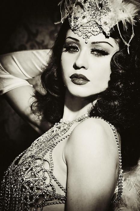 25P Burlesque fantasy...