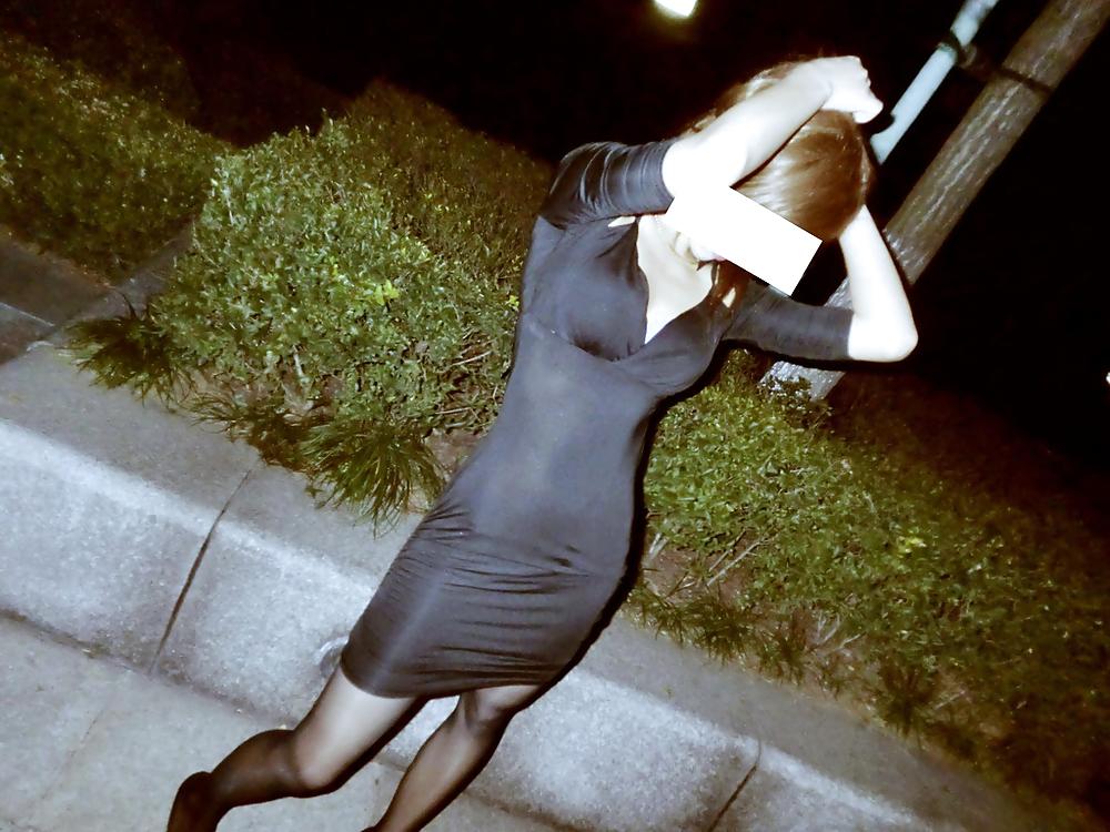 6P Pretty chinese girl in public