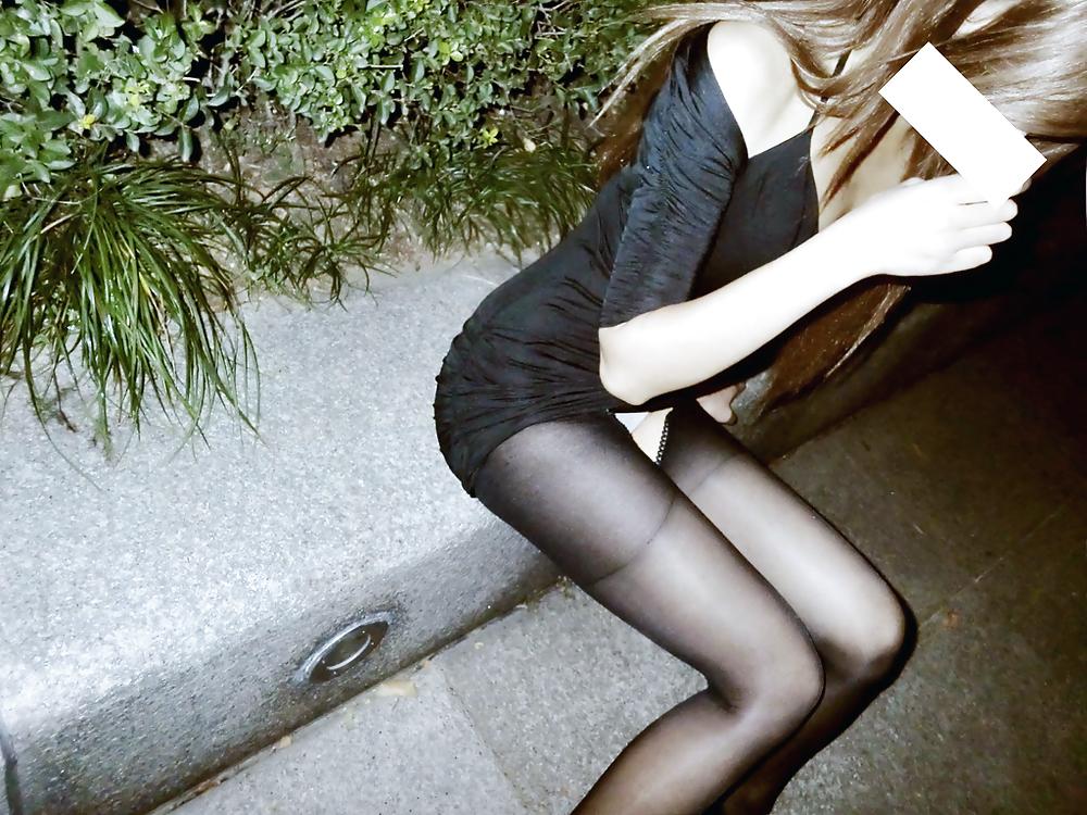6P Pretty chinese girl in public