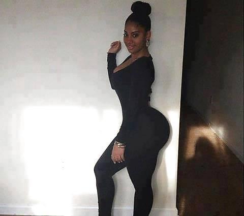 12P Queens of thick booty