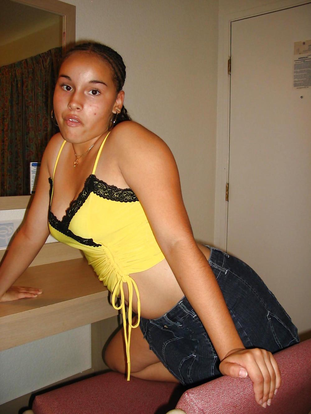 25P FANTASTIC BREEYANA - Jeans and yellow Skirt