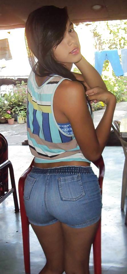 25P Latina ass in jeans
