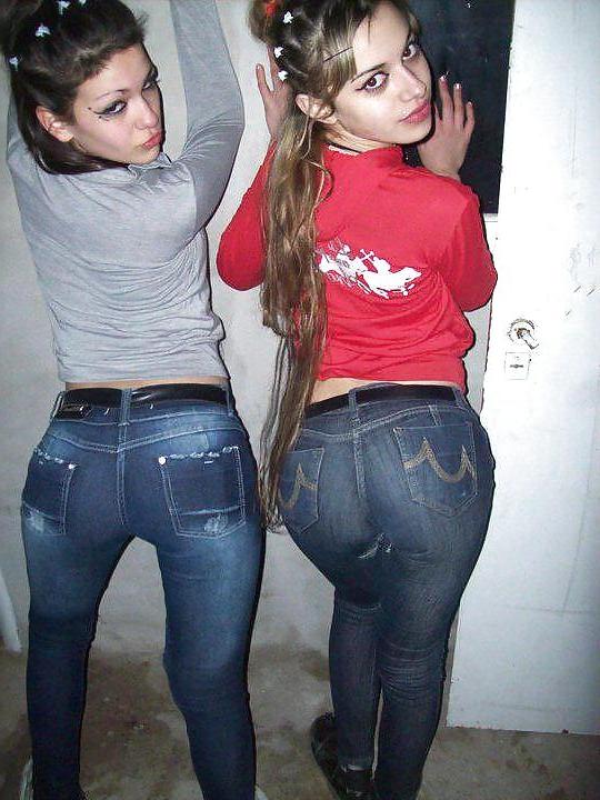 25P Latina ass in jeans