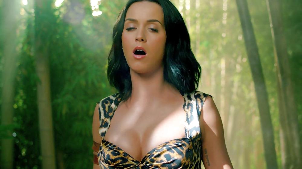 25P Stills from music videos I like