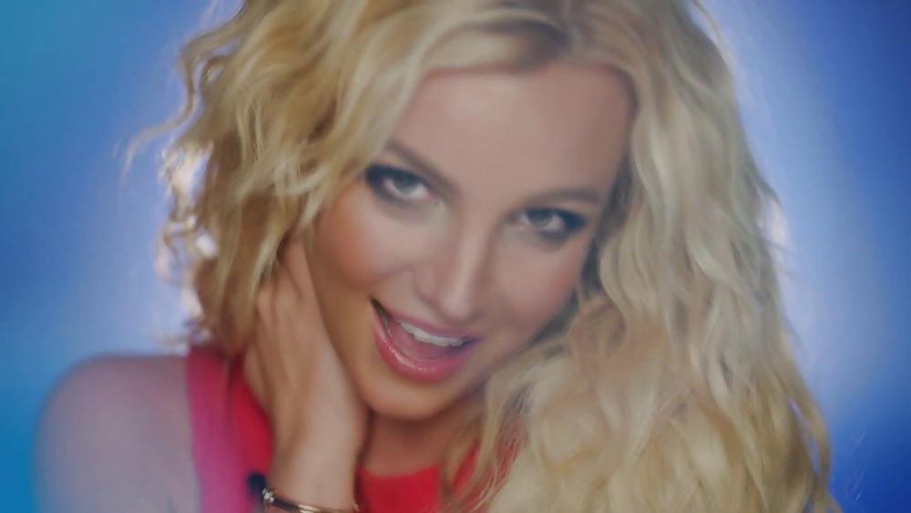 25P Stills from music videos I like