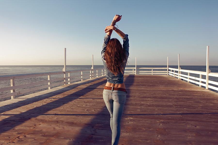 18P Hot Teens In Tight Jeans