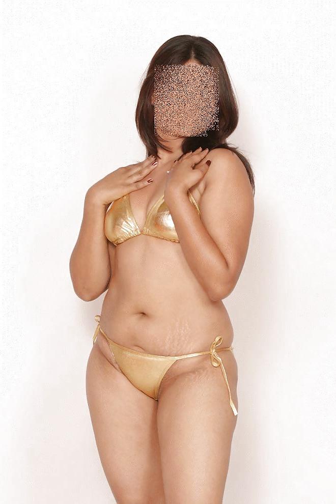 15P Indian Glamour In Bikini