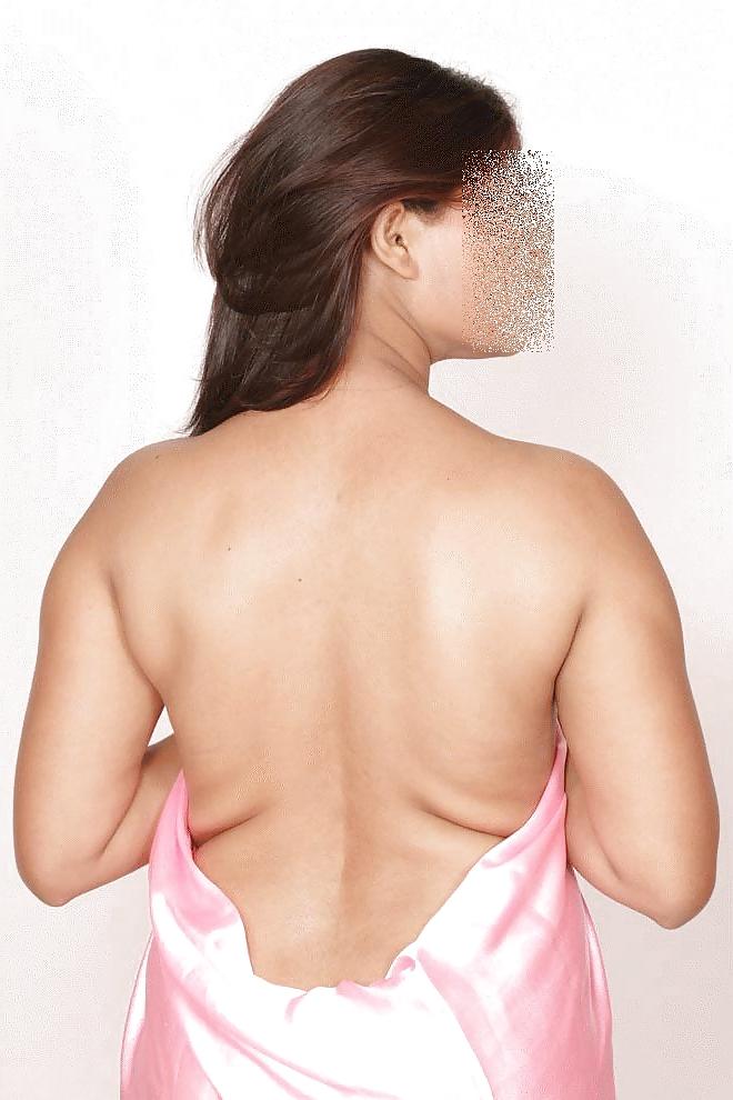 15P Indian Glamour In Bikini