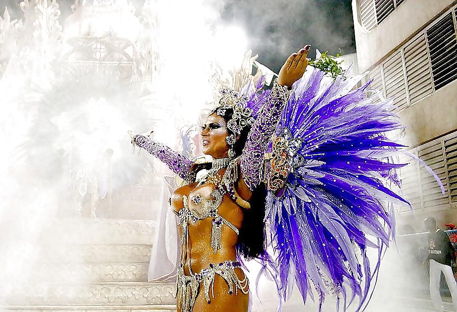 25P Brazilian Carnival sexy women