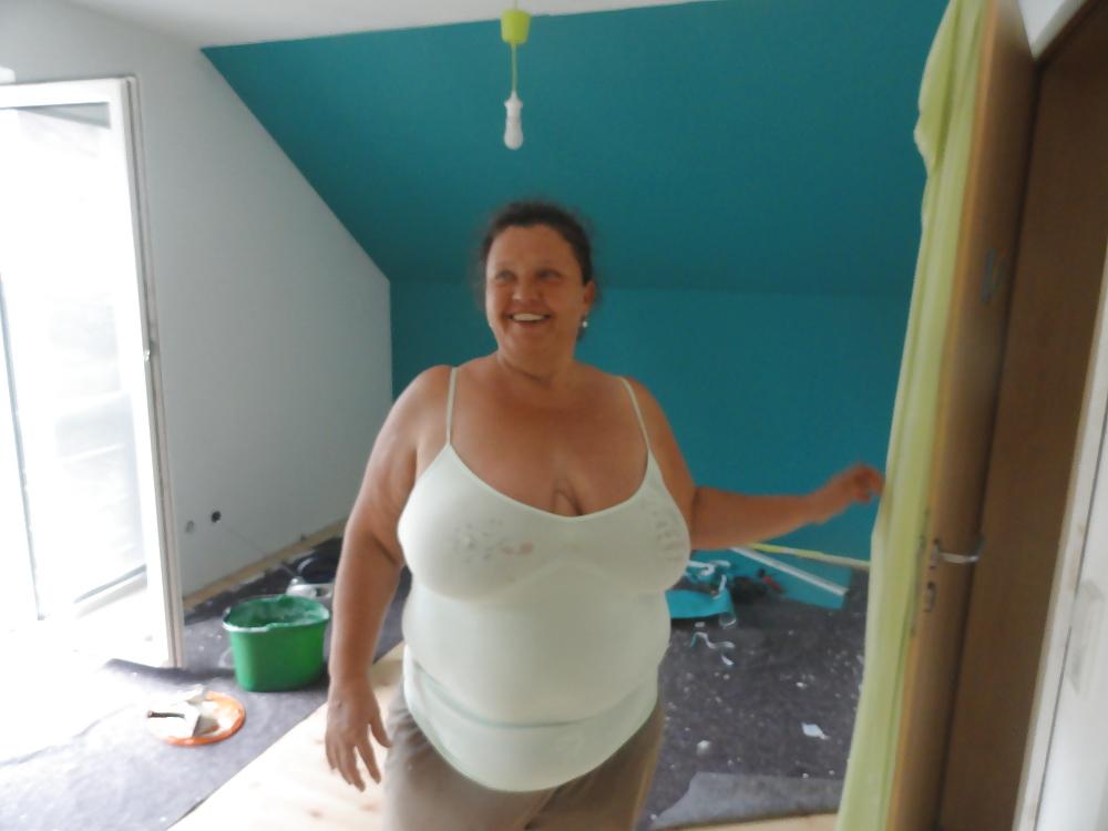 17P Braless fat Housewife