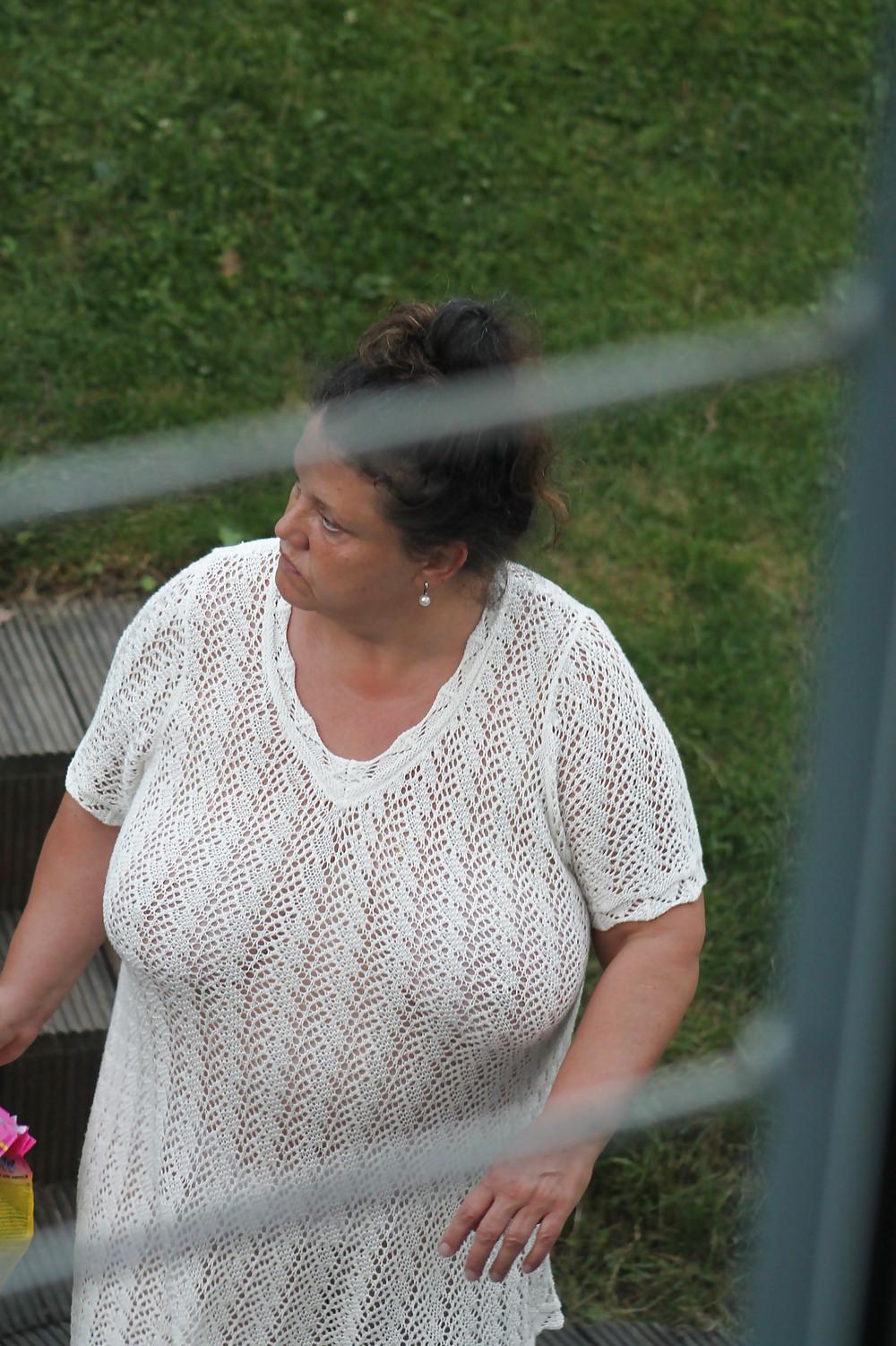 17P Braless fat Housewife