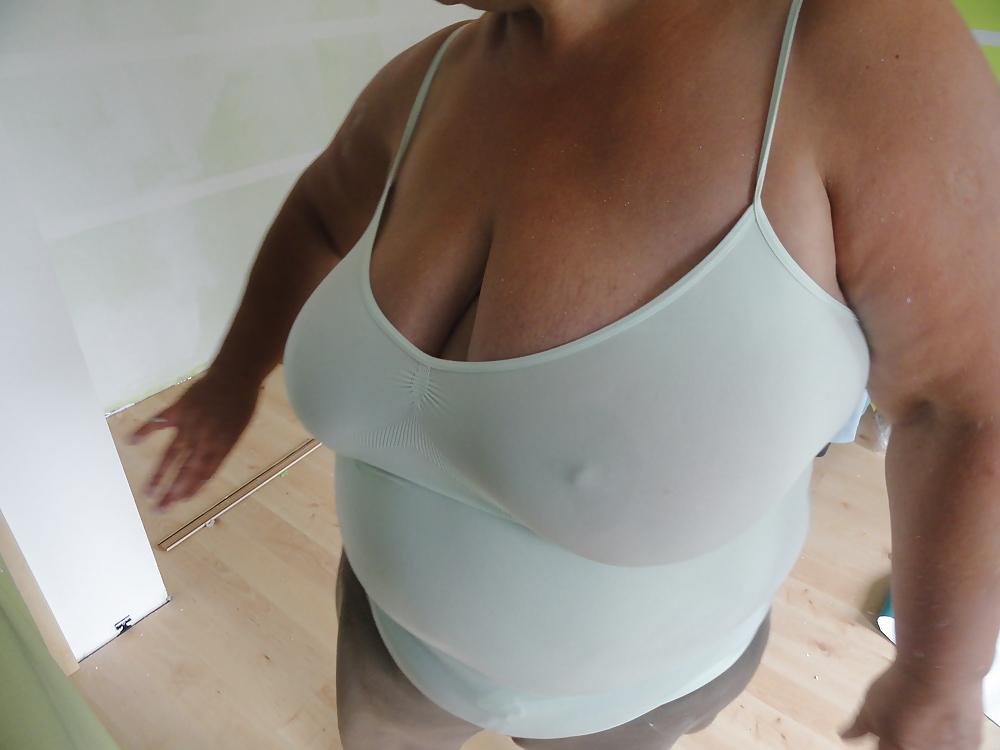 17P Braless fat Housewife