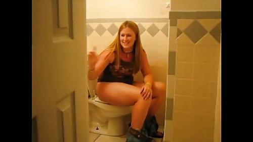 22P Girls In The Bathroom