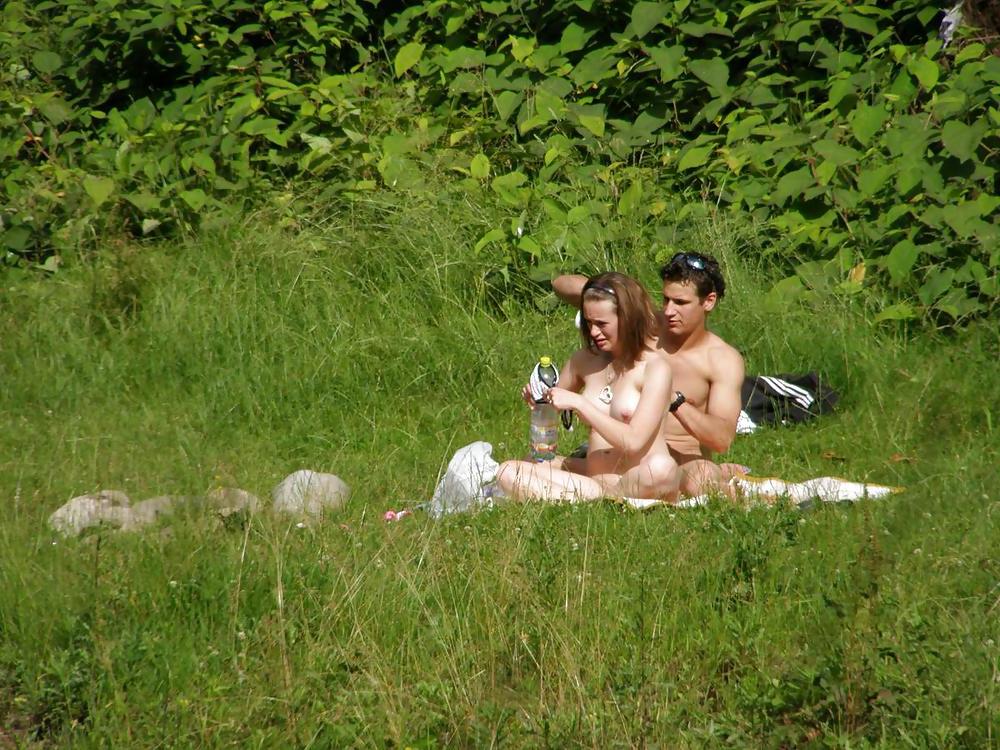 25P Sex near a lake (public)