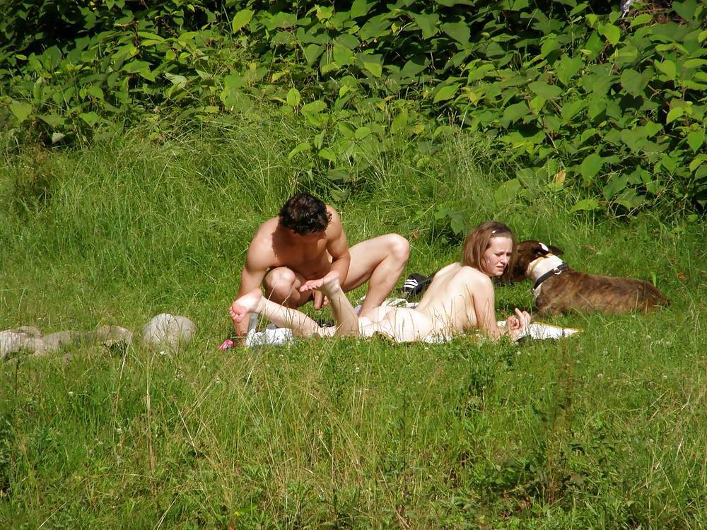 25P Sex near a lake (public)