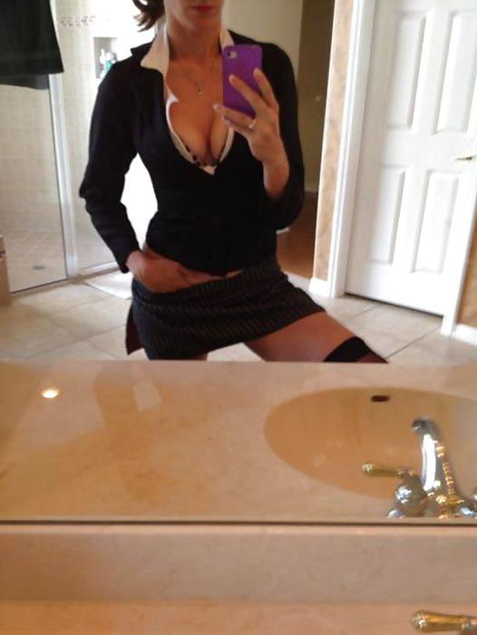 25P Girls on mirror