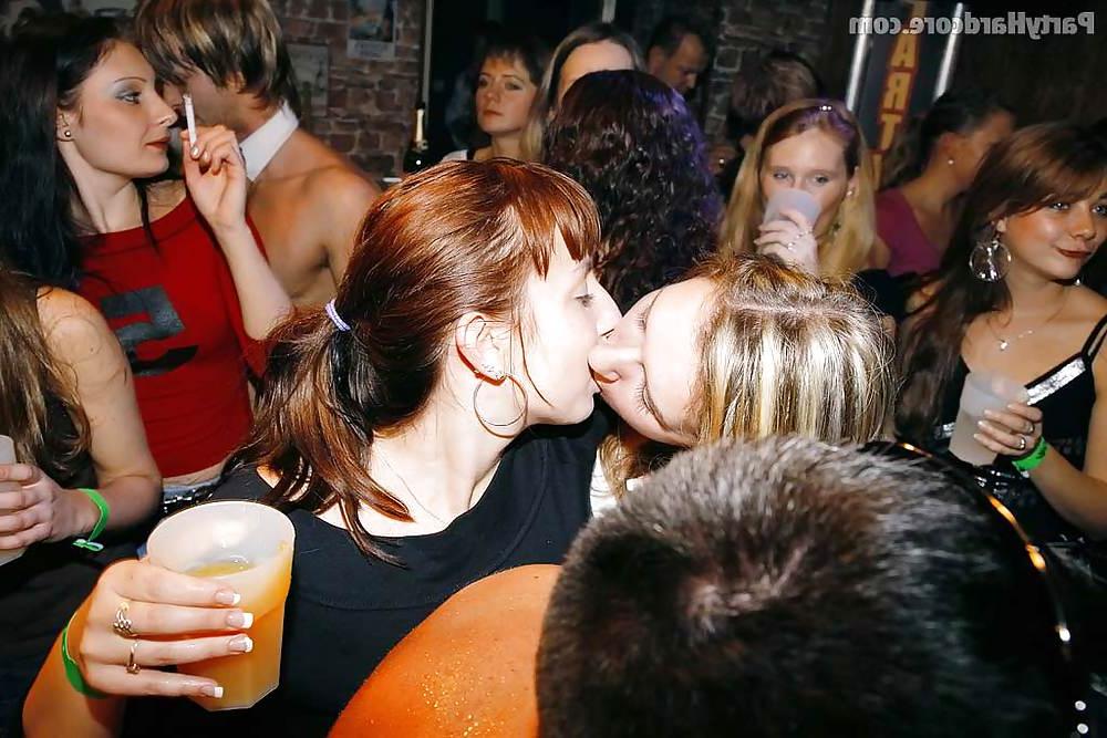 25P MUM'S MAD SEXY BIRTHDAY PARTY