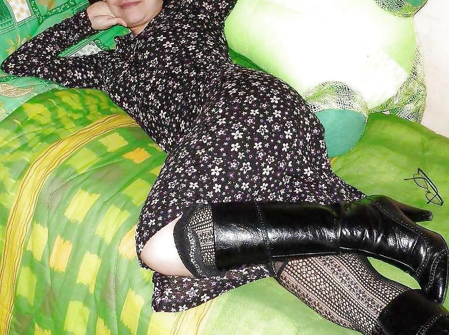 7P HOT  pussy, miniskirt and great ass