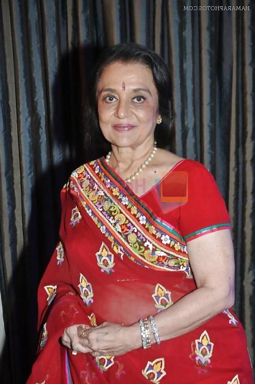 25P ASHA PAREKH BIG WIDE HIPS & BIG FAT ROUND ASS