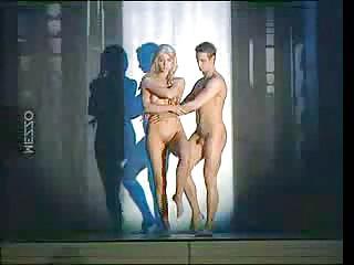 25P STAGE NUDITY