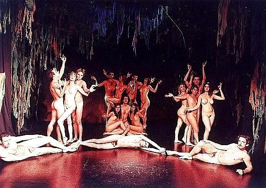 25P STAGE NUDITY
