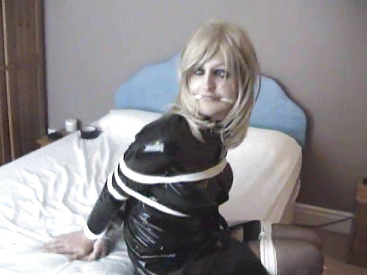 25P Bondage video caps