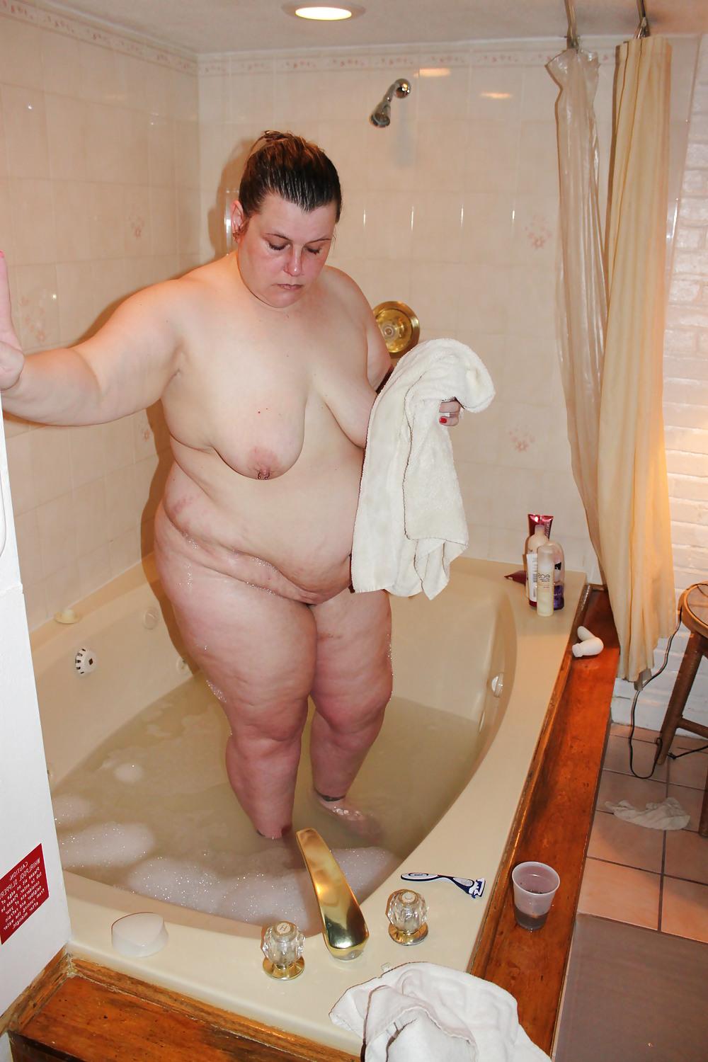 9P Jenny bathing