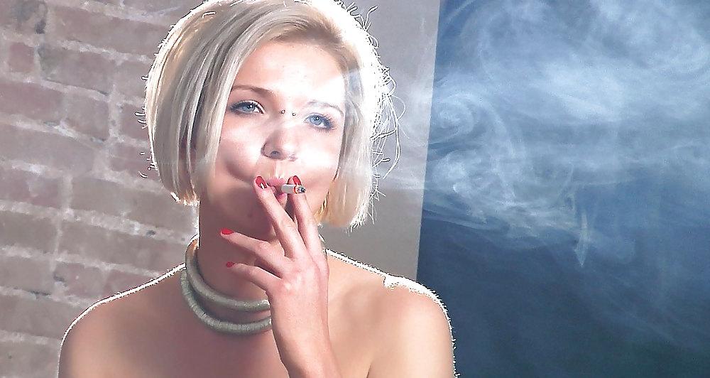 25P Glamour Smoking: Agnieszka