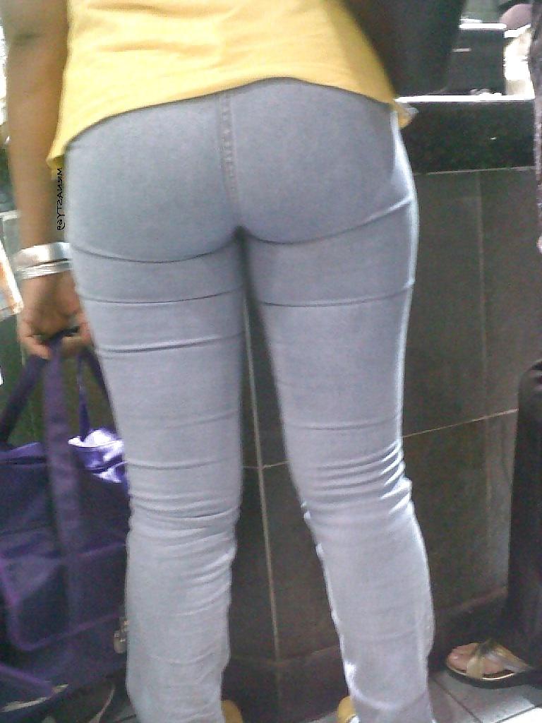 16P Wives In Tight Jeans With Big Asses