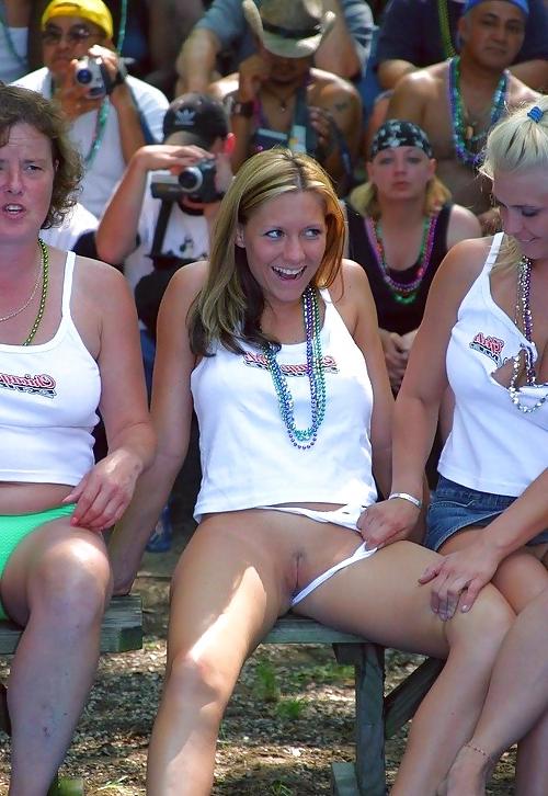 25P Upskirt pussy and outdoor nudity. Some teens.