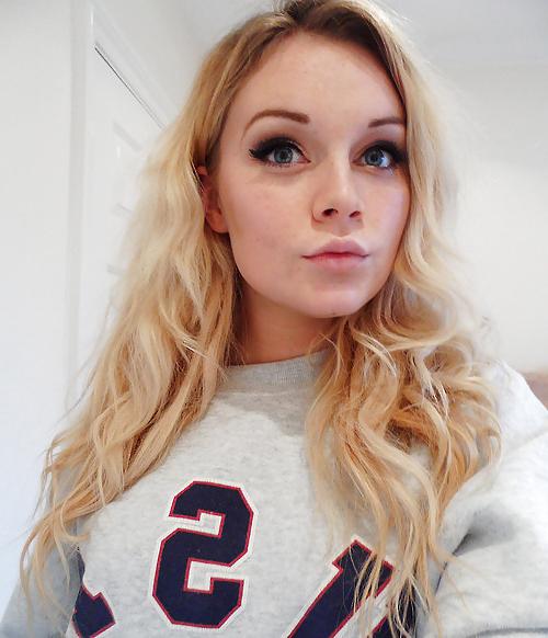 25P With curly Hair III