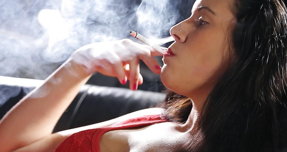 25P Glamour Smoking: Teresa
