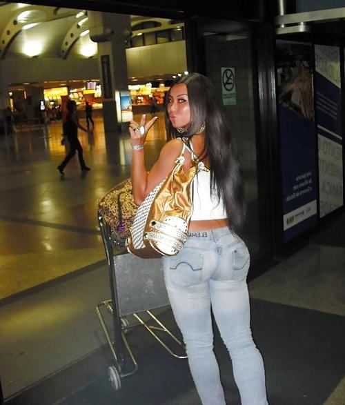 25P Queens in Jeans LLVI