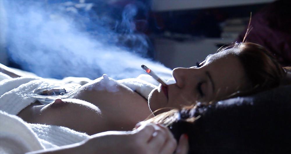 25P Glamour Smoking: Rebecca