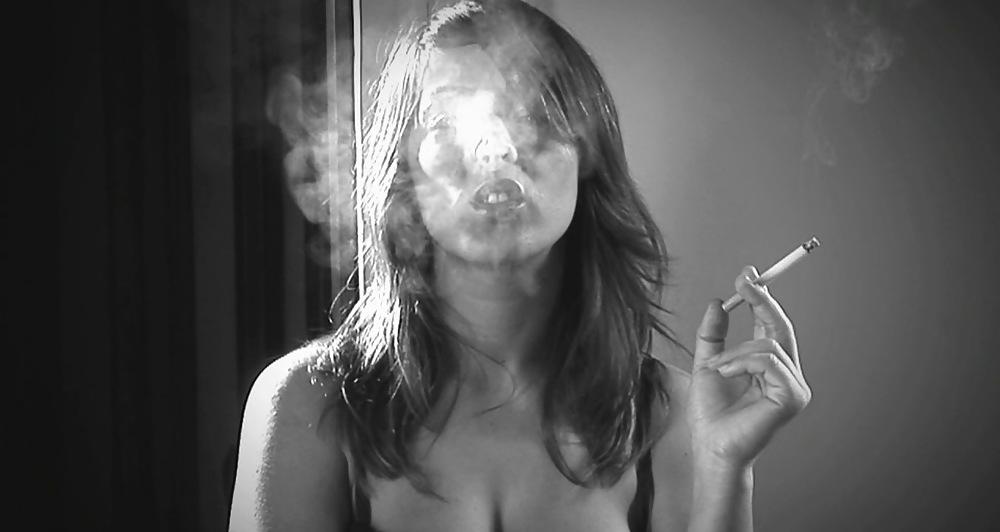 25P Glamour Smoking: Rebecca