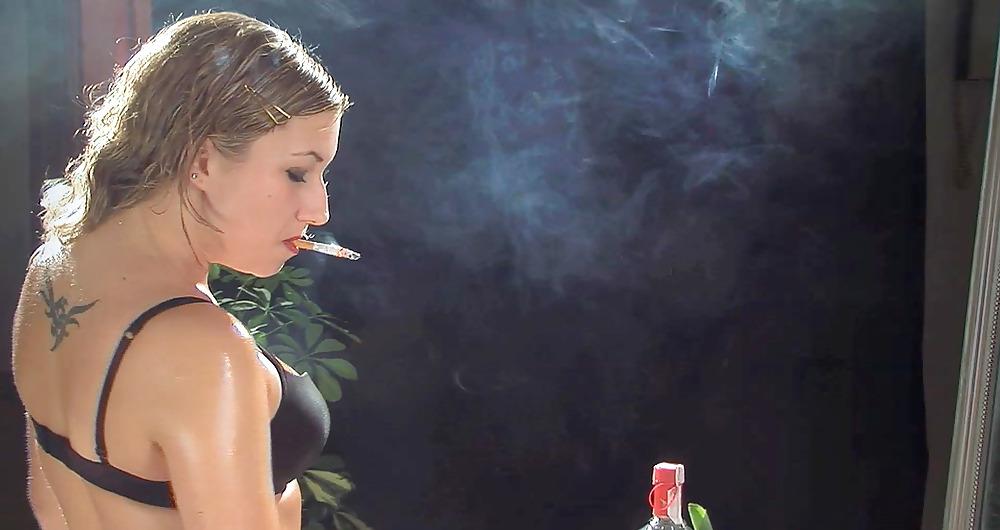 25P Glamour Smoking: Soroaya