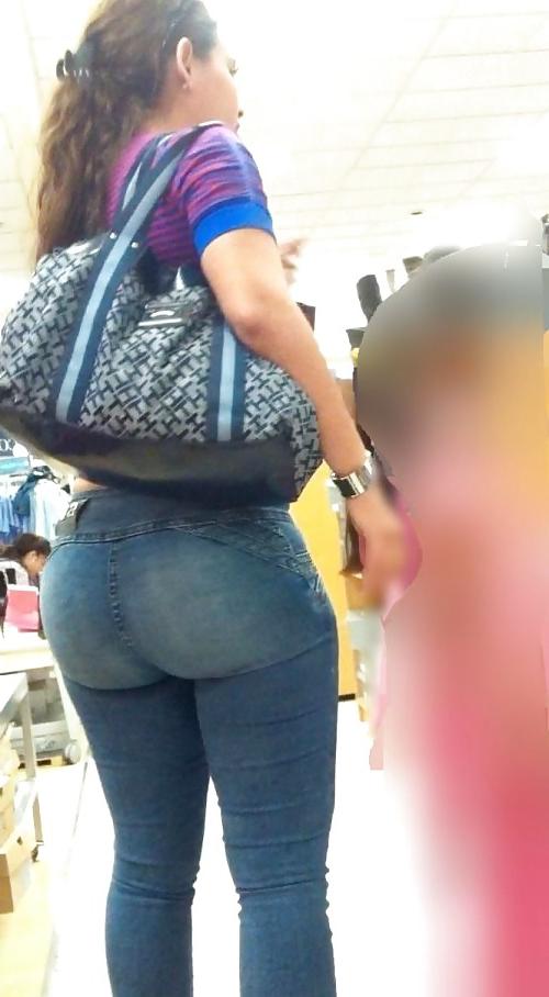 25P Girls in tight pants 6