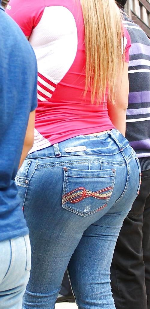 25P Girls in tight pants 6