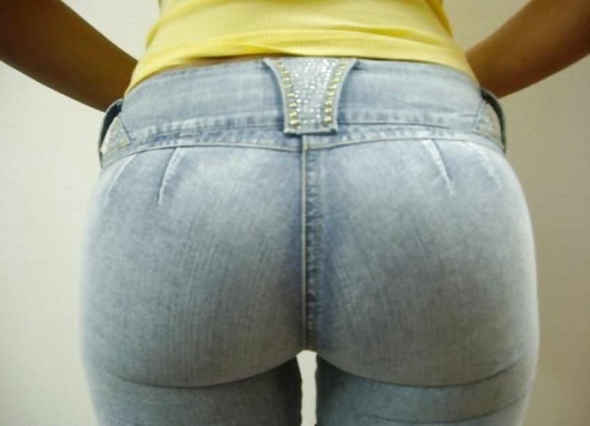 25P Girls in tight pants 6