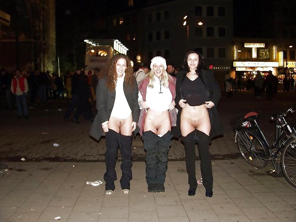 18P Public Show -454-