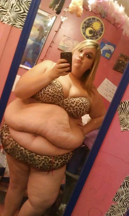 25P Big Fat Huge BELLIES