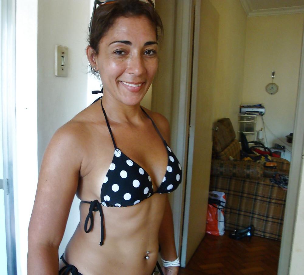 25P Brazilian Wife Gets A Facial