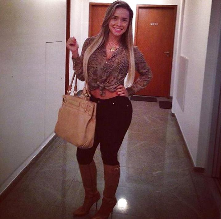 10P Brazilian Facebook Whore Lisa