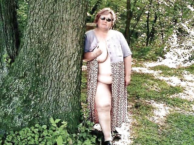 25P Fat women jiggle when you fuck'em