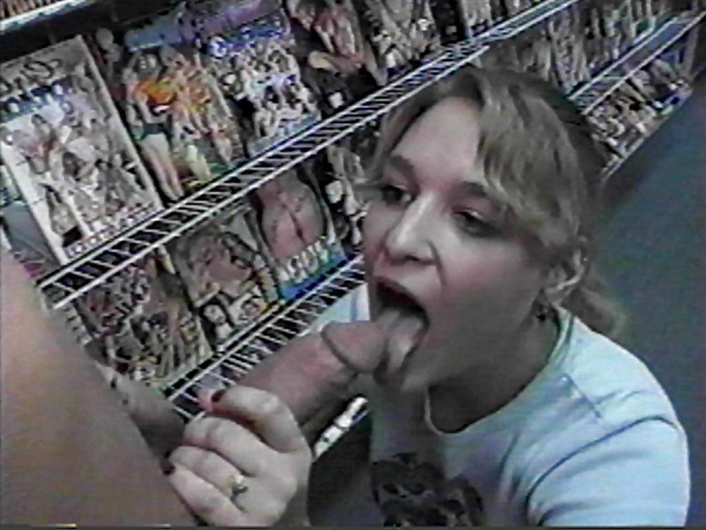 25P Porn Store Suck Off