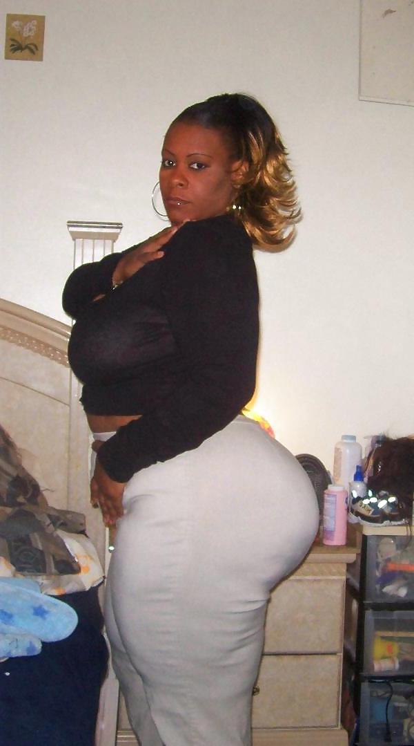 9P Thick Ass Mom