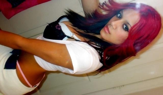16P Stunning red head latina