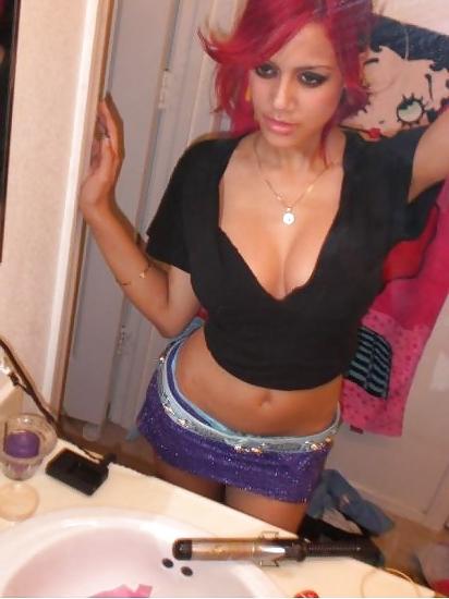 16P Stunning red head latina